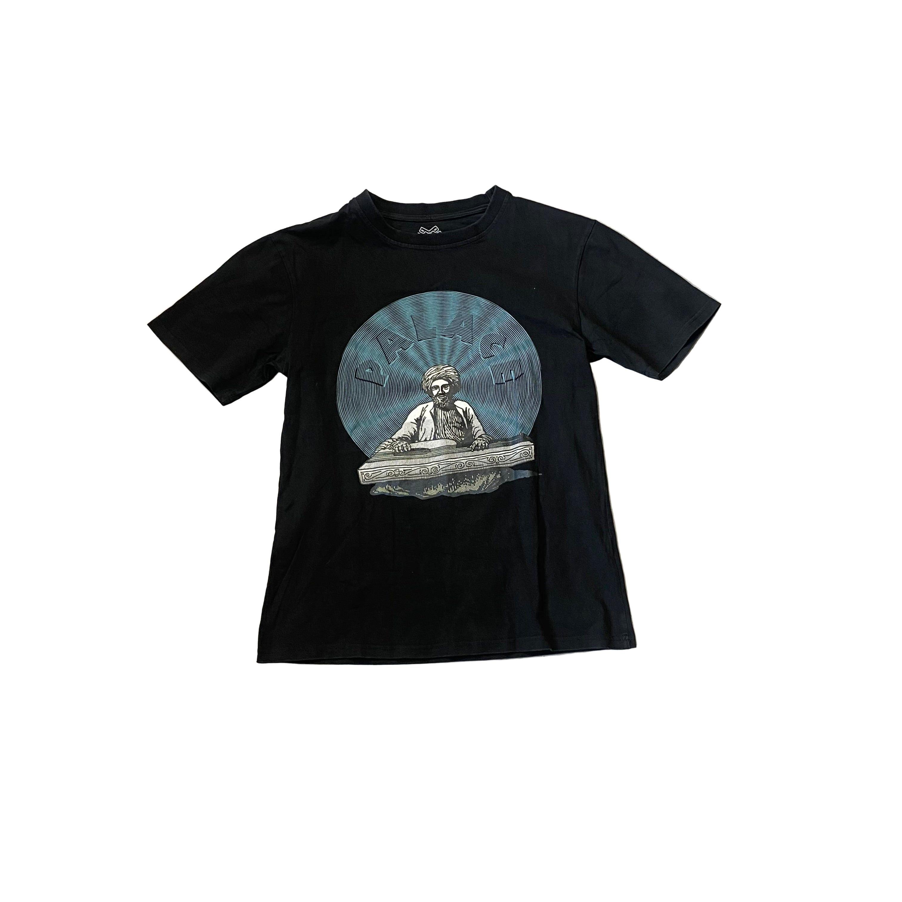 Black Palace Tee - L