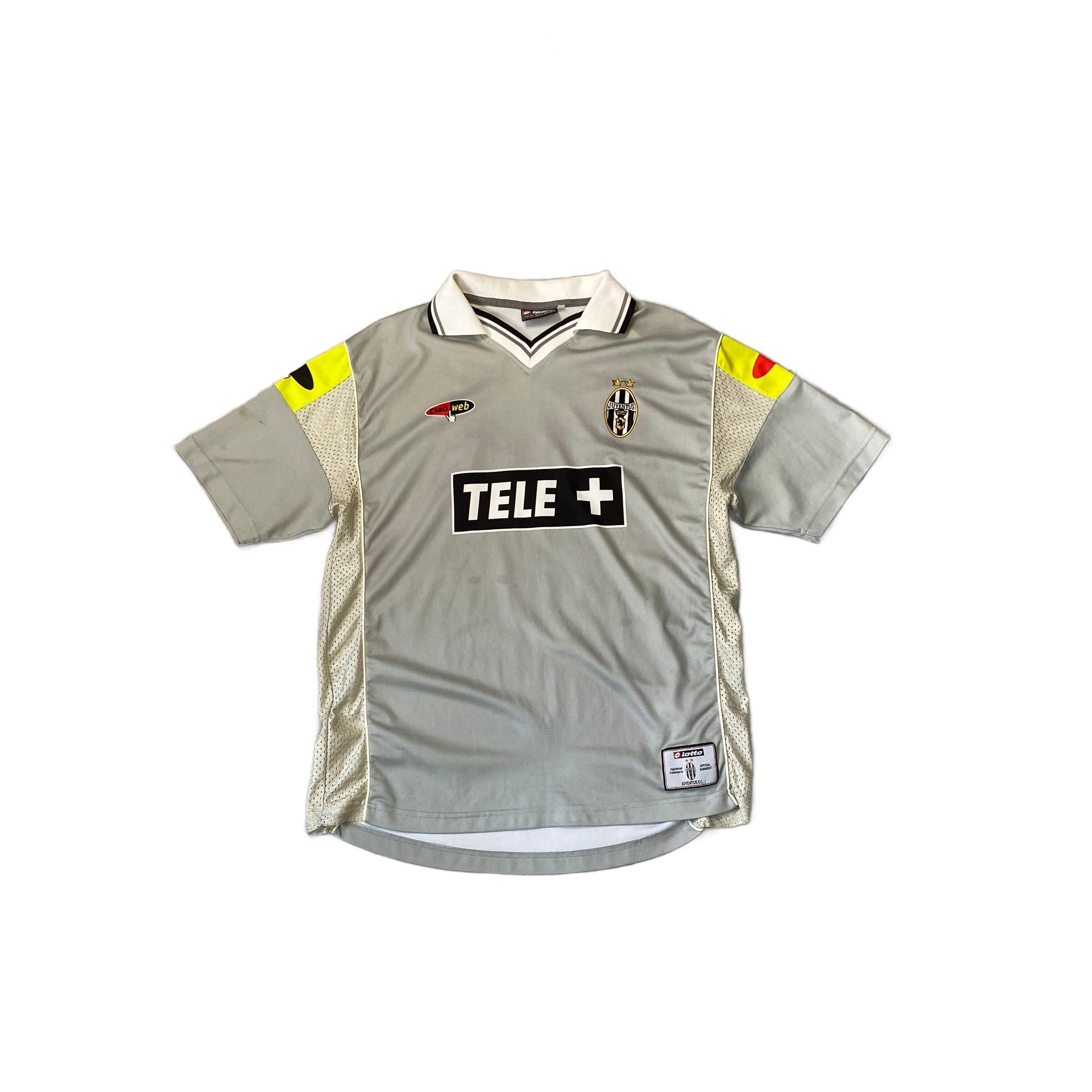 2000 - 01 Juventus Away Zidane Shirt - L