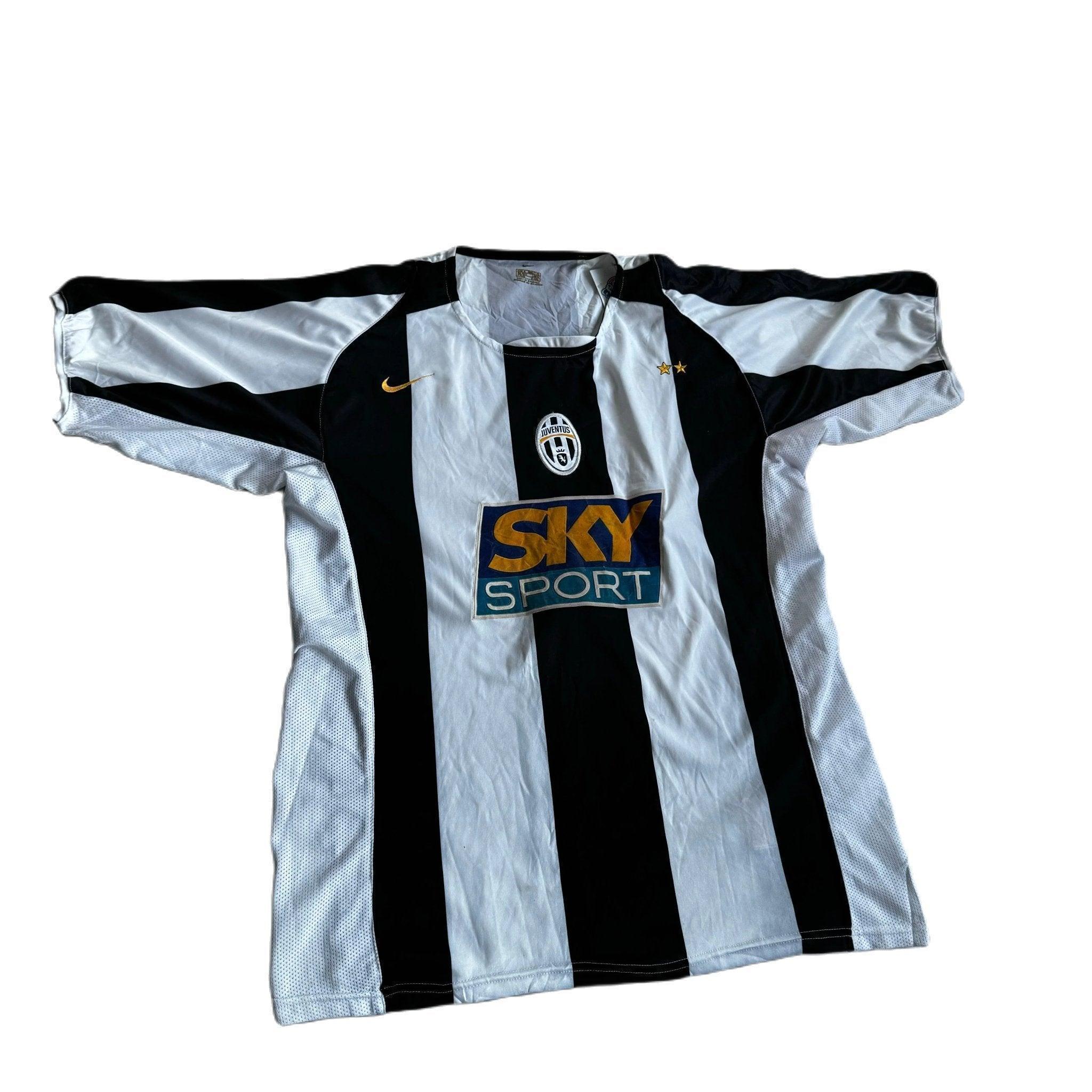 2004 - 05 Juventus Home Shirt - M