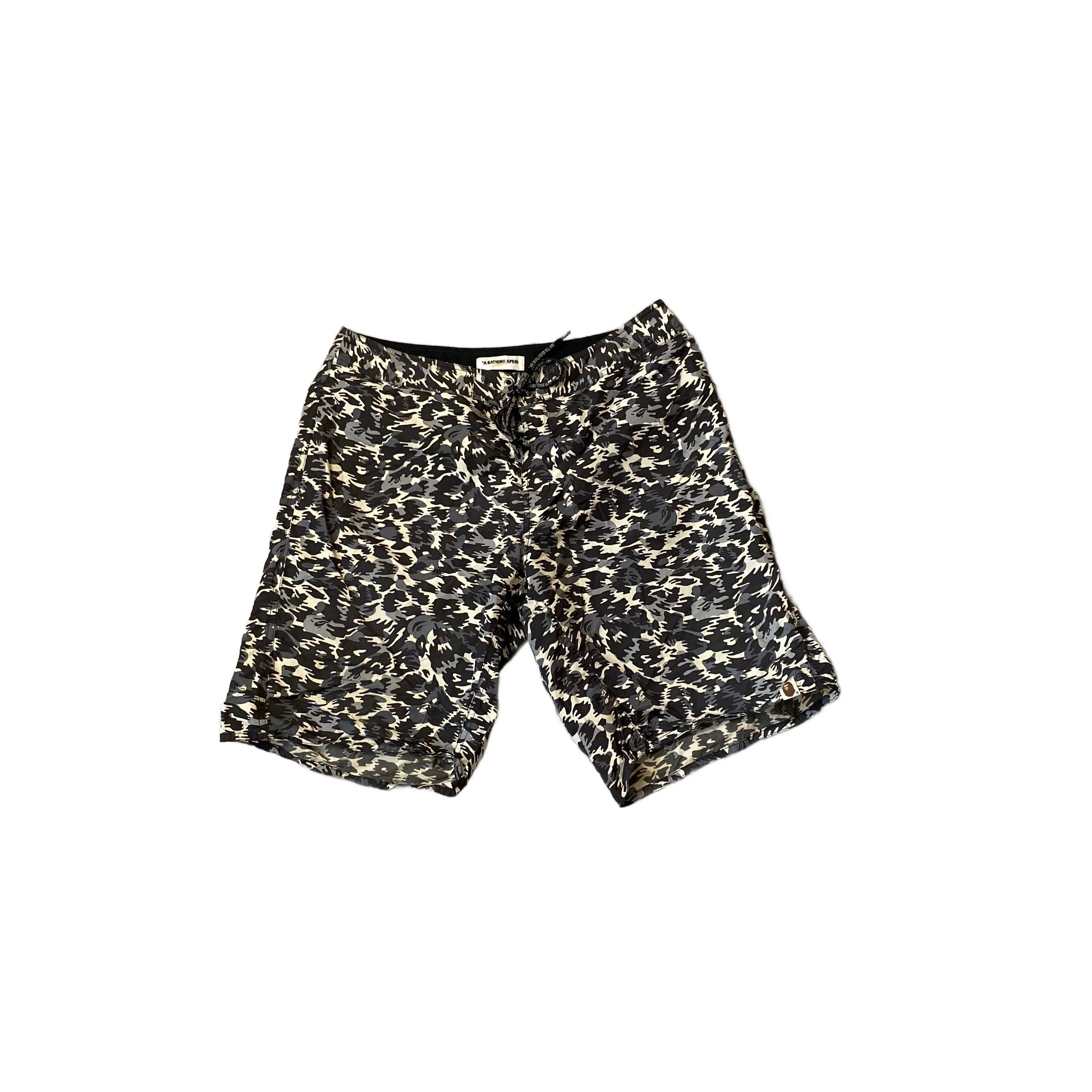 A Bathing Ape (BAPE) Shorts - L
