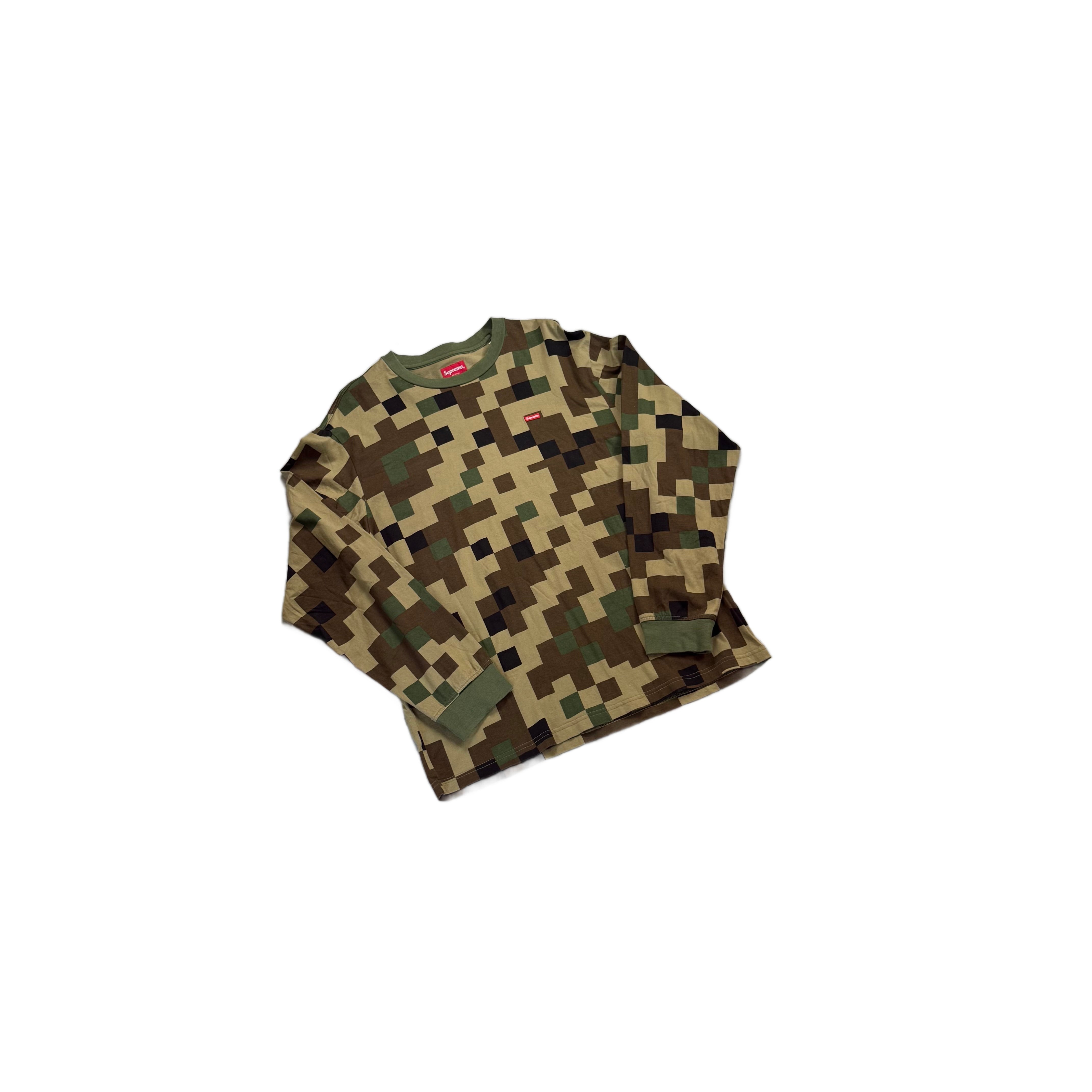 Camo Supreme Long Sleeve Tee - M