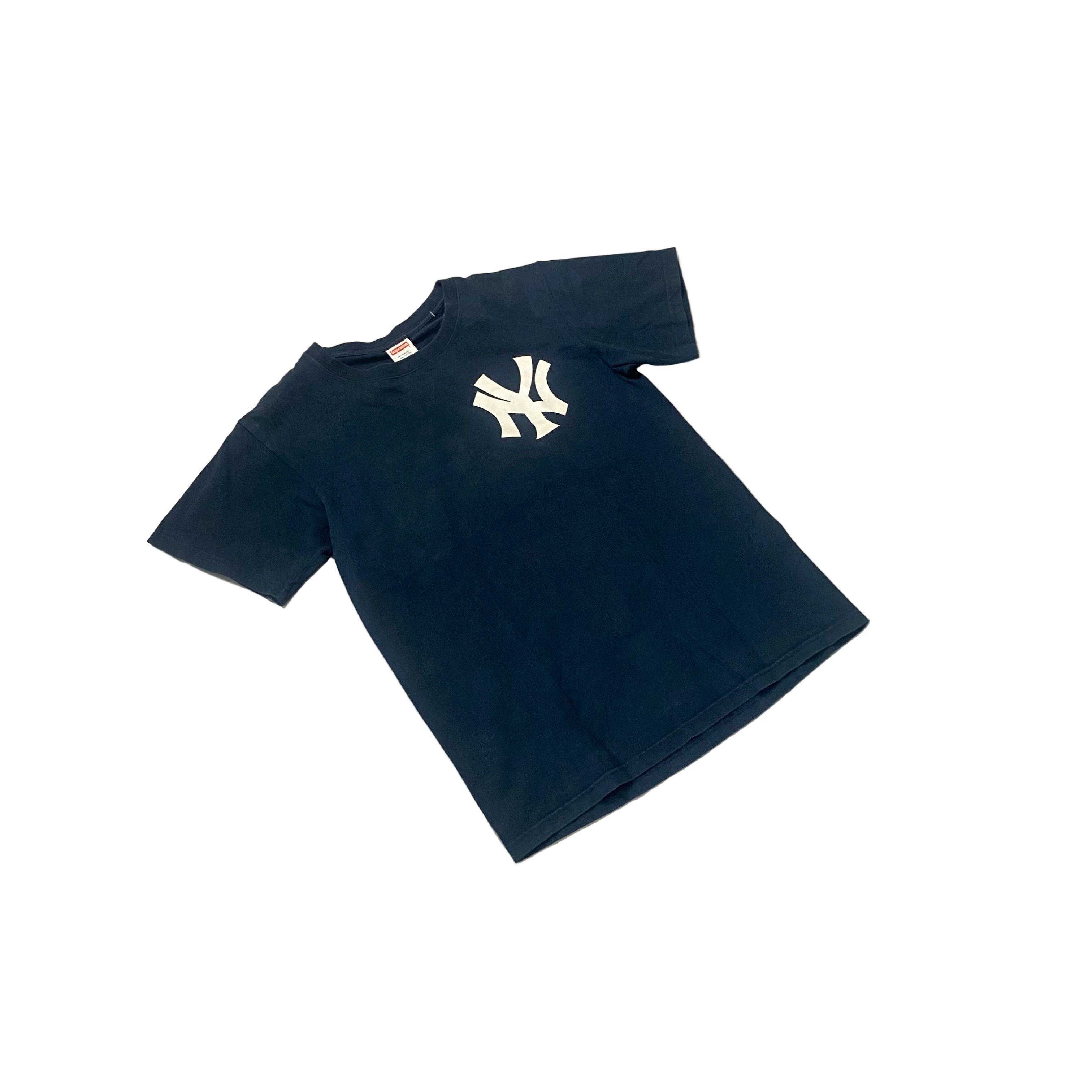 Navy Blue Supreme x Yankees Tee - L