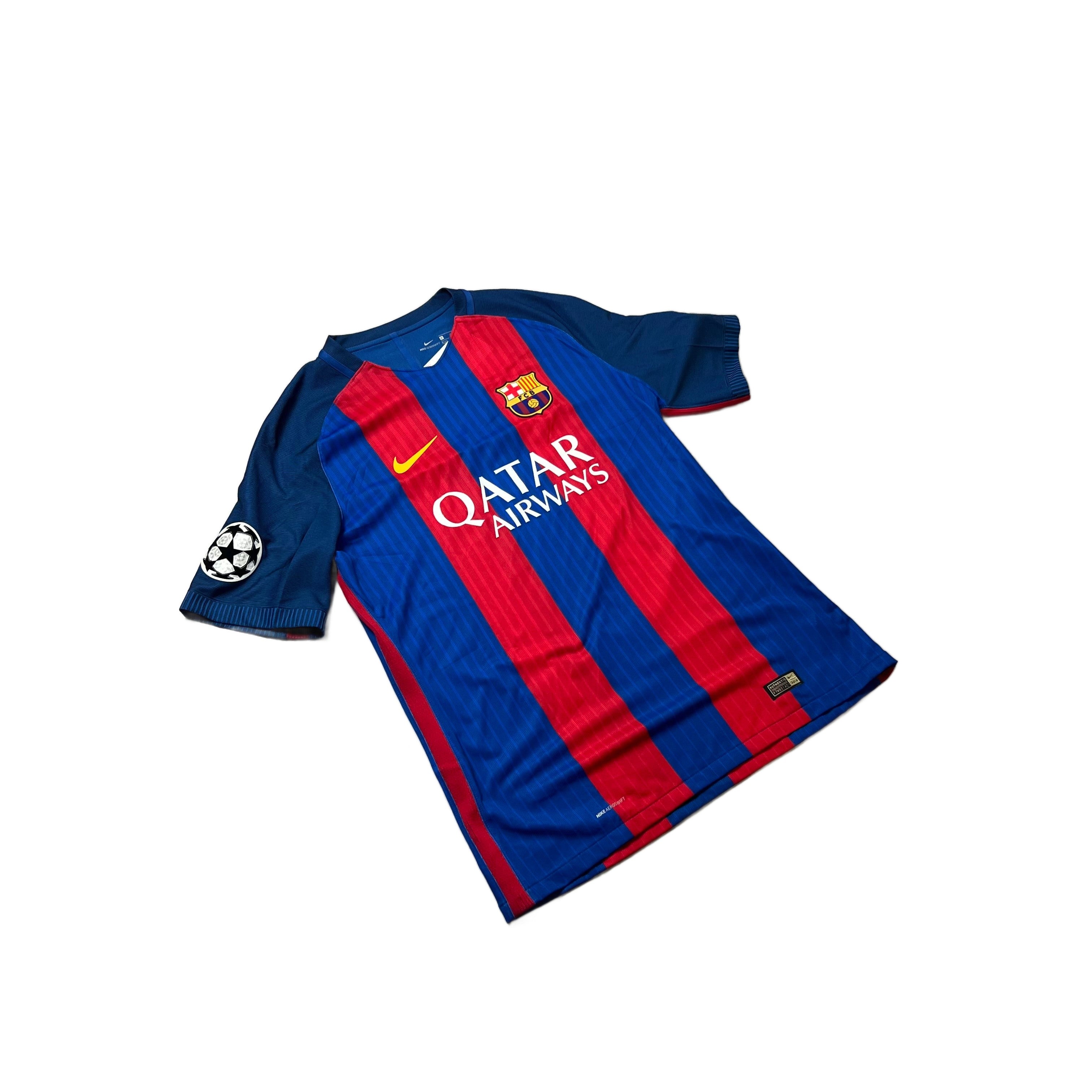 2016 - 17 Barcelona 'Suarez' Home Shirt - XL