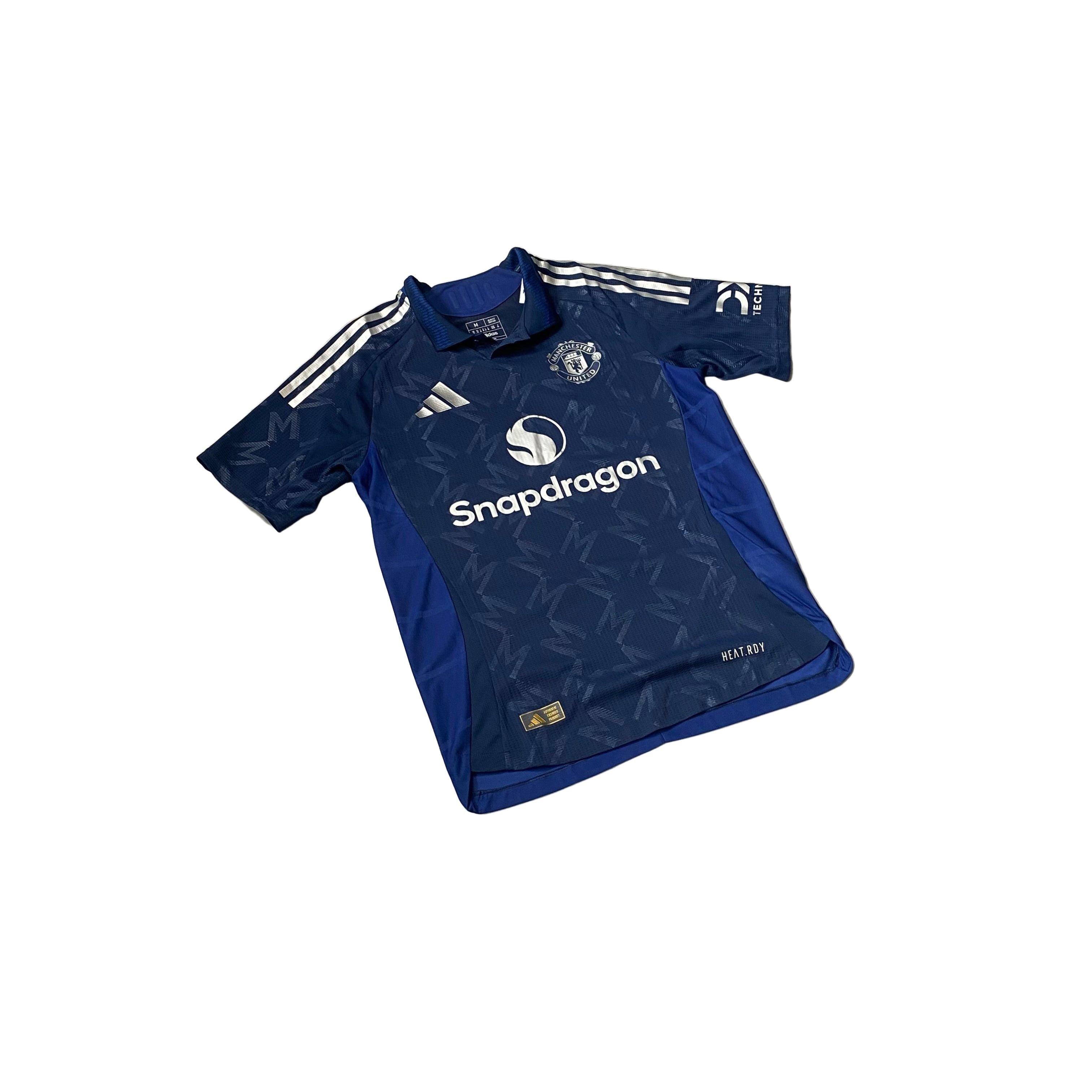 2024 - 25 Manchester United Away Shirt - M