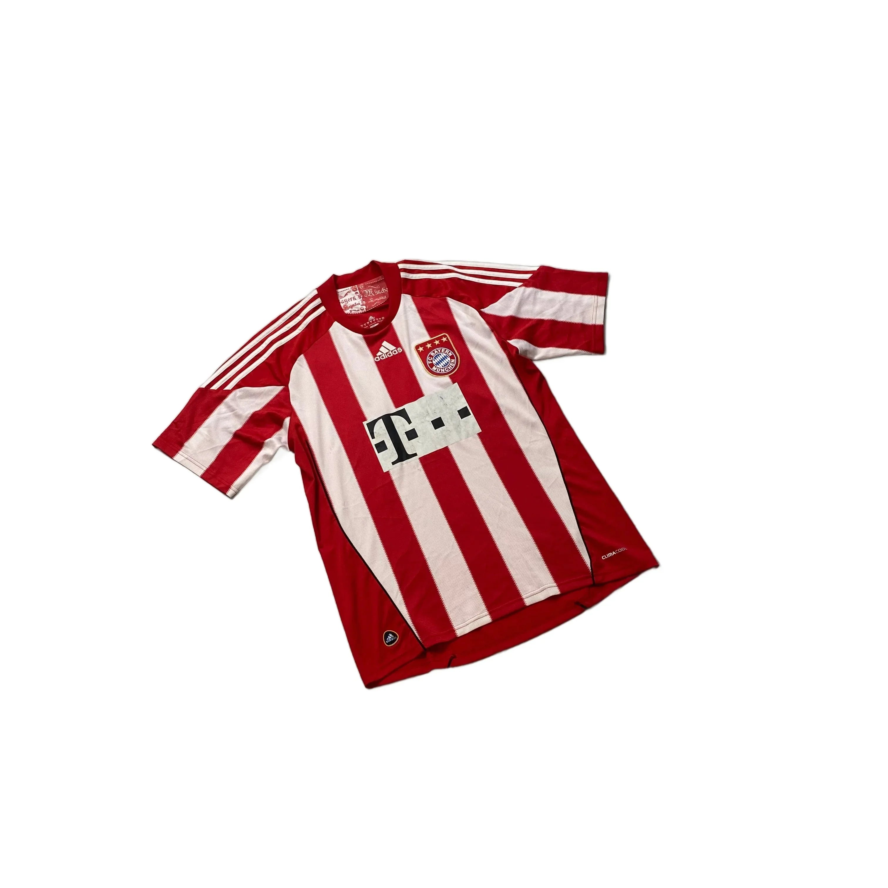 2010 - 11 Bayern Munich Home Shirt - M