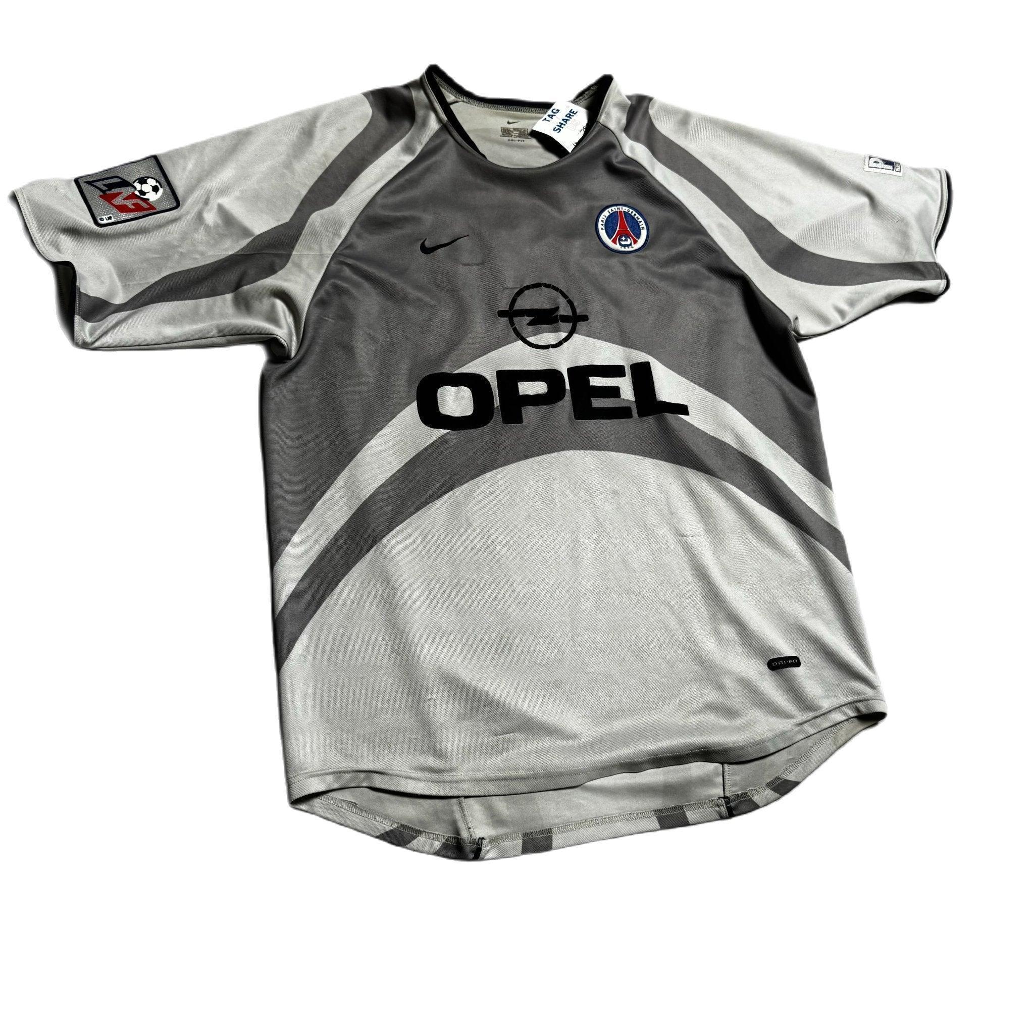 2001 - 02 PSG Away 'Anelka' Shirt - L