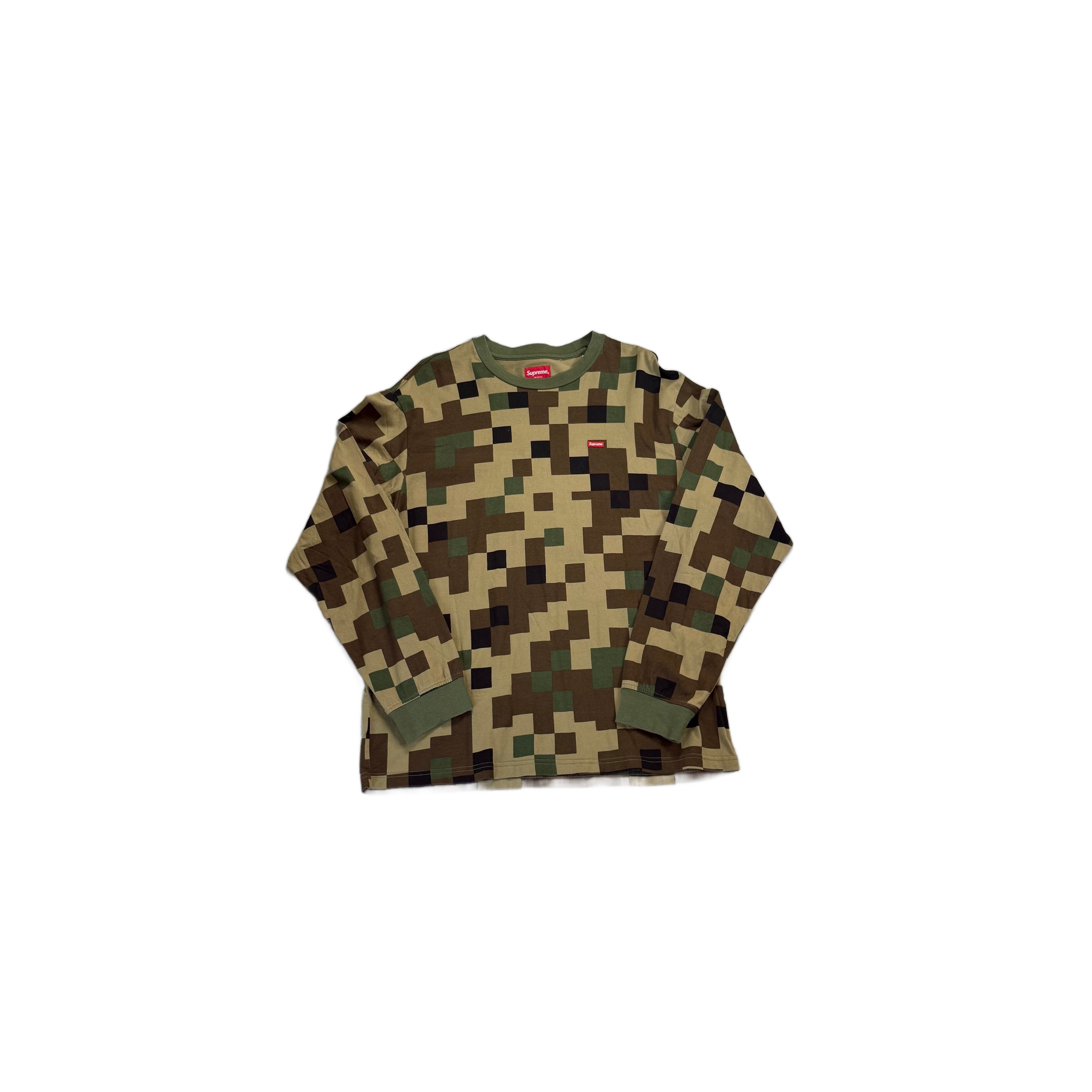 Camo Supreme Long Sleeve Tee - M