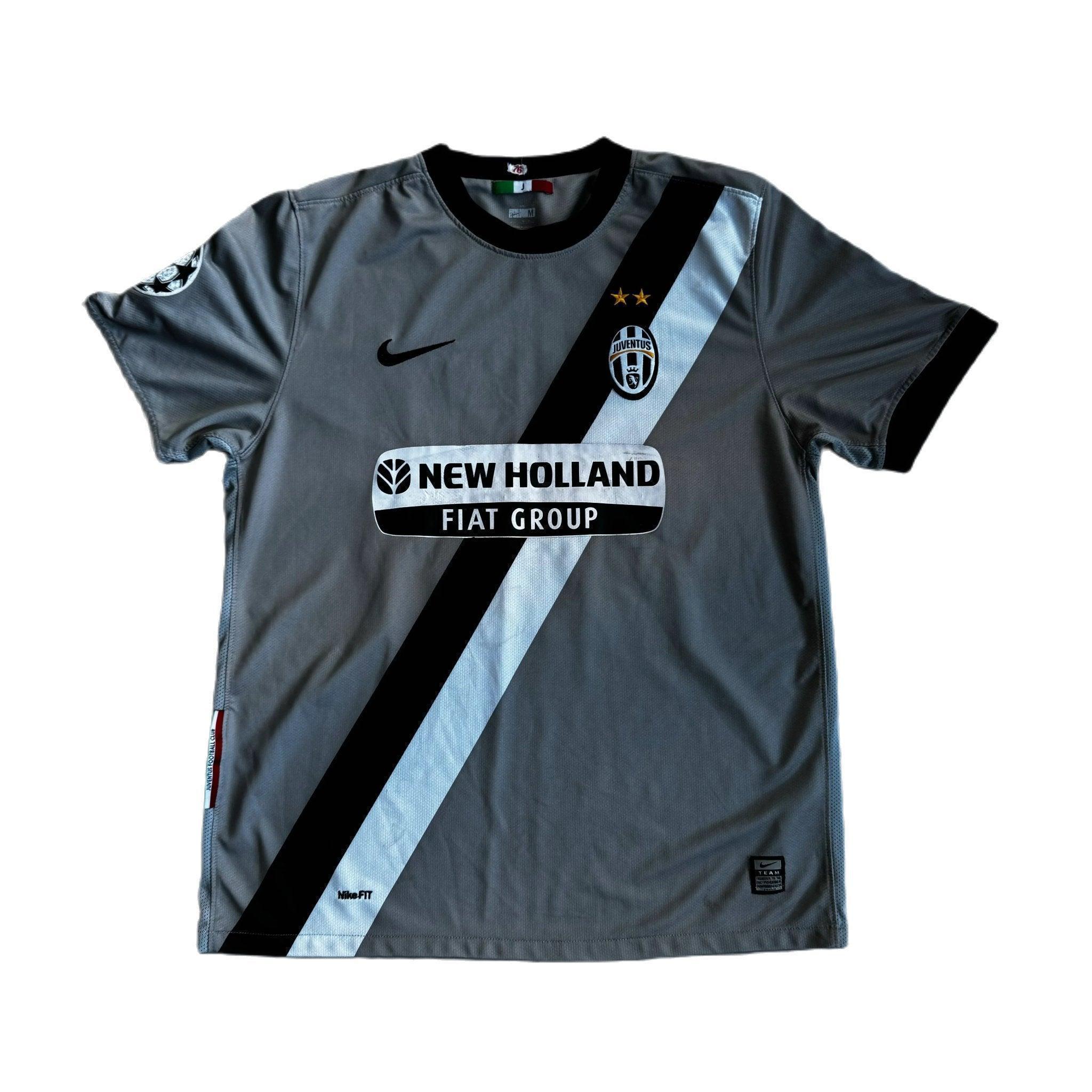 2009 - 10 Juventus Away Shirt - M