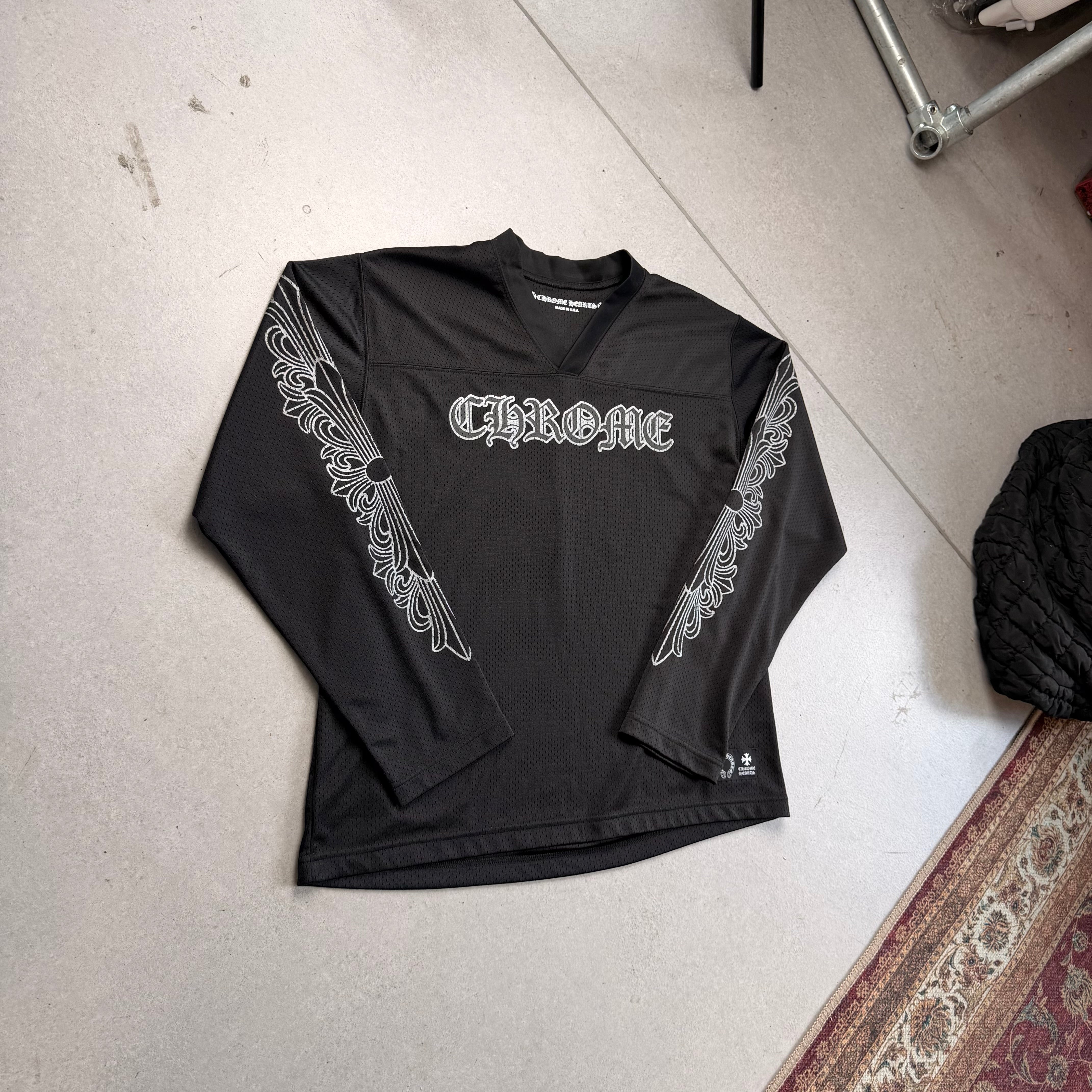 Image - M