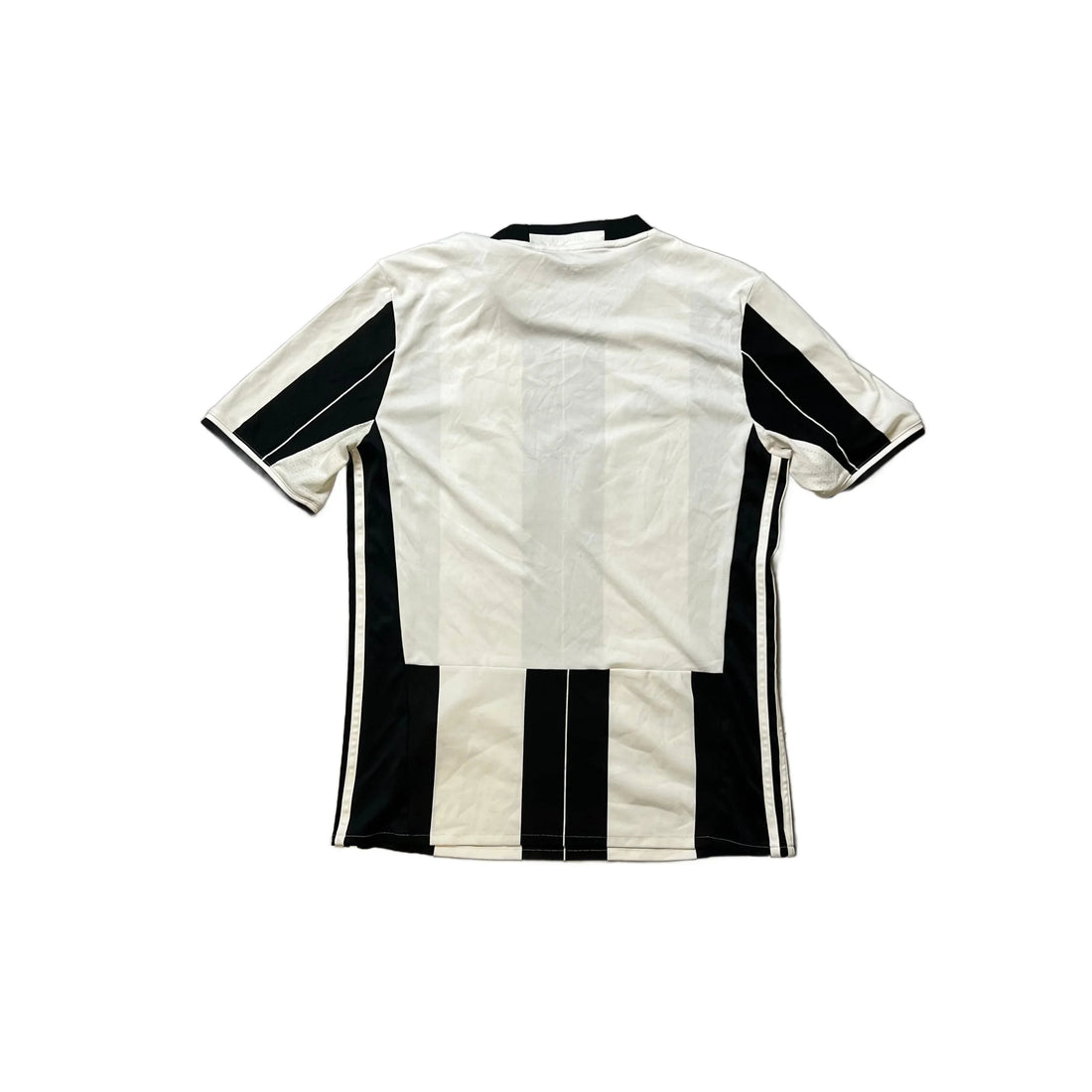 2016 - 17 Juventus Home Shirt - XL