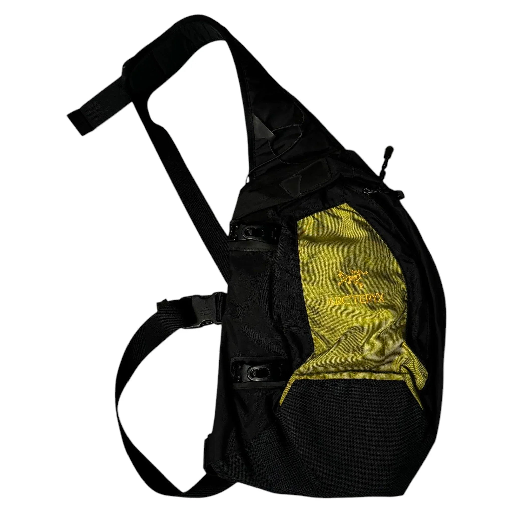 Arc’Teryx Sling Bag | The Streetwear Studio