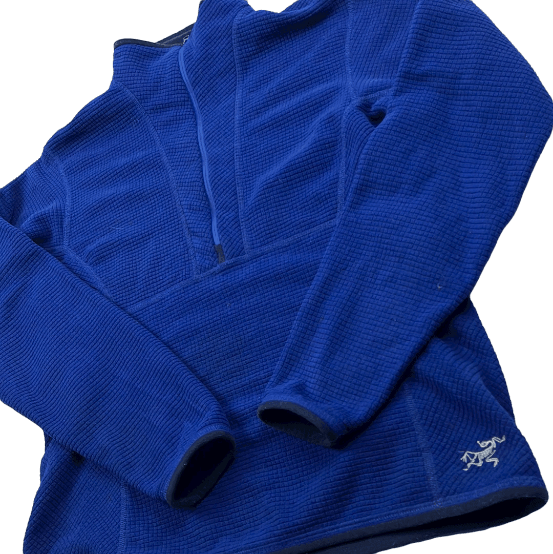 Vintage Women’s Blue Arc’Teryx Quarter Zip Fleece - Large - The Streetwear Studio